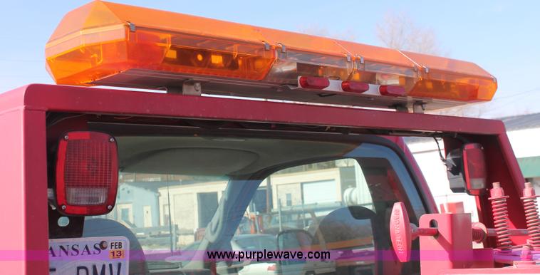 image for item E2545 1998 Ford F450 Super Duty tow truck