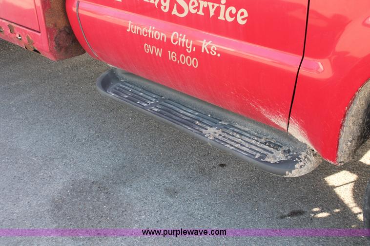 image for item E2545 1998 Ford F450 Super Duty tow truck