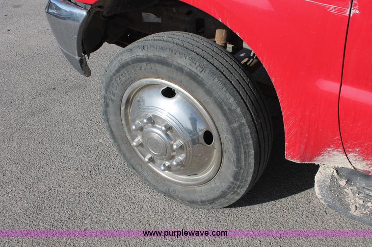 image for item E2545 1998 Ford F450 Super Duty tow truck