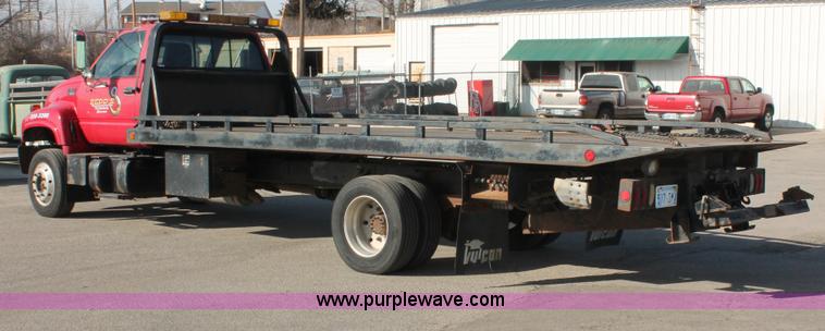 image for item E2547 2001 Chevrolet C6500 rollback truck