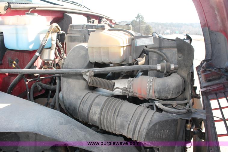 image for item E2547 2001 Chevrolet C6500 rollback truck