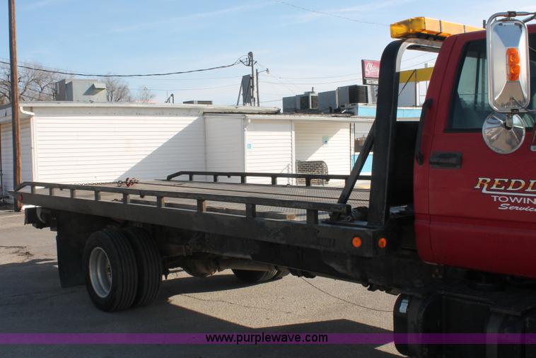 image for item E2547 2001 Chevrolet C6500 rollback truck