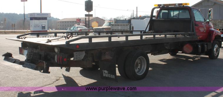 image for item E2547 2001 Chevrolet C6500 rollback truck