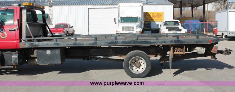 image for item E2547 2001 Chevrolet C6500 rollback truck