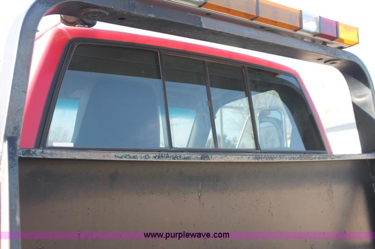 image for item E2547 2001 Chevrolet C6500 rollback truck