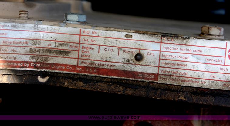 image for item E2548 1988 Ford L9000 semi truck