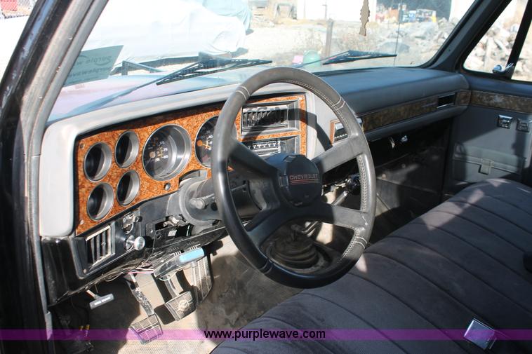 image for item E2552 1983 Chevrolet Silverado 30 car hauler truck