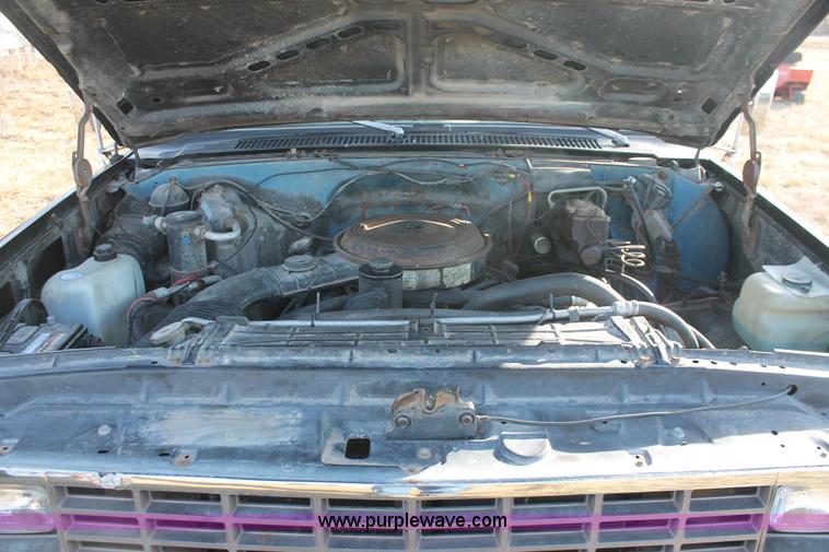 image for item E2552 1983 Chevrolet Silverado 30 car hauler truck