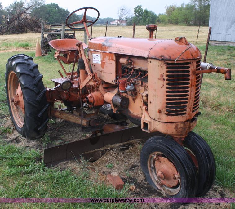 image for item E2554 1949 Case VAC tractor