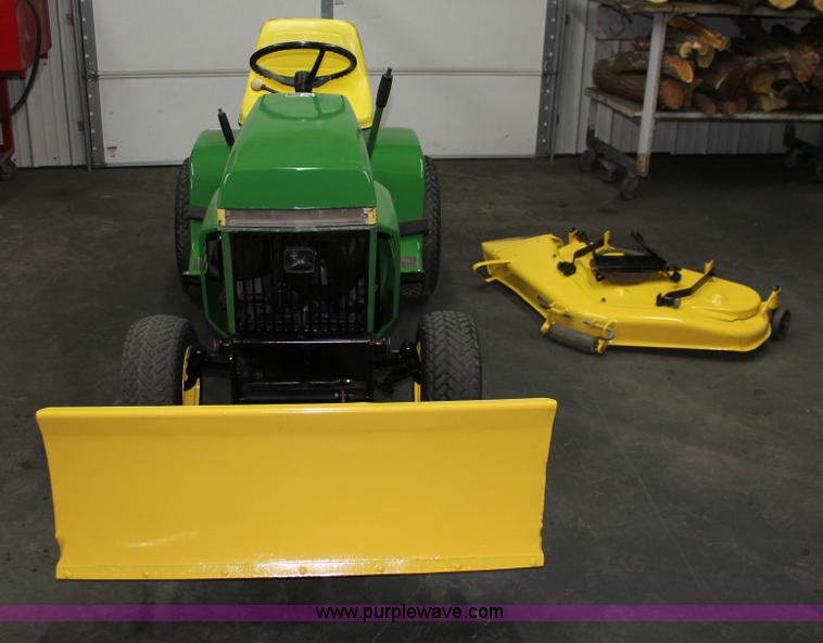 image for item E2555 John Deere 210 lawn mower