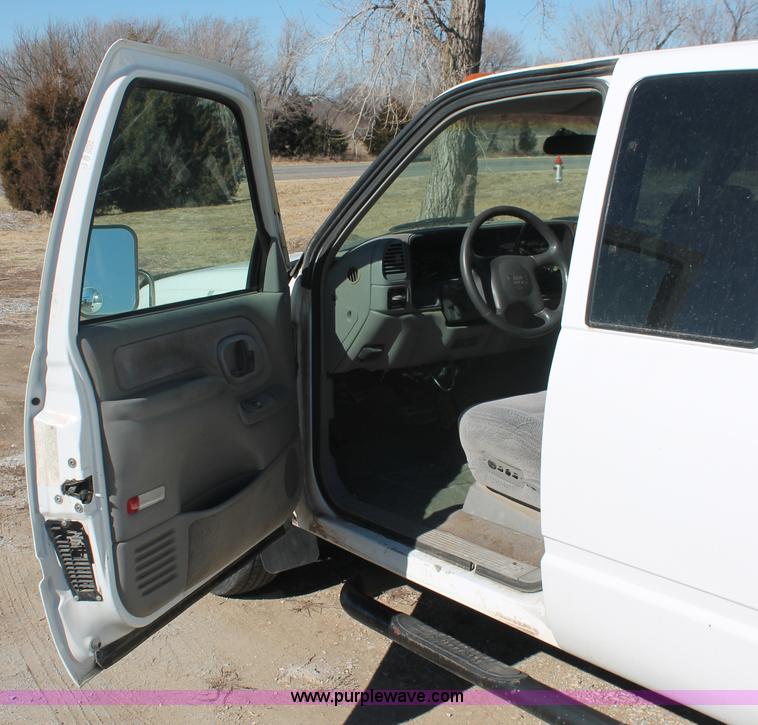 image for item E2599 1995 GMC Sierra 3500 Club Cab pickup truck