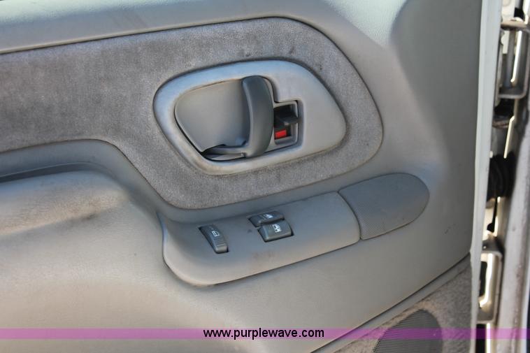 image for item E2599 1995 GMC Sierra 3500 Club Cab pickup truck