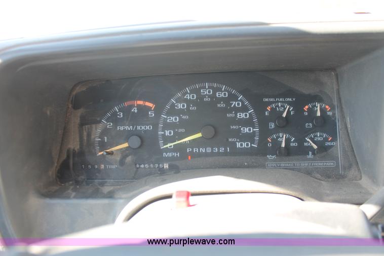 image for item E2599 1995 GMC Sierra 3500 Club Cab pickup truck