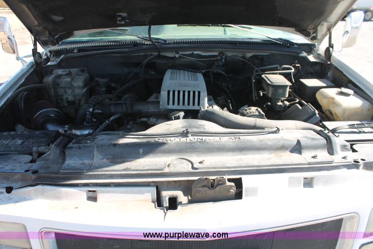 image for item E2599 1995 GMC Sierra 3500 Club Cab pickup truck