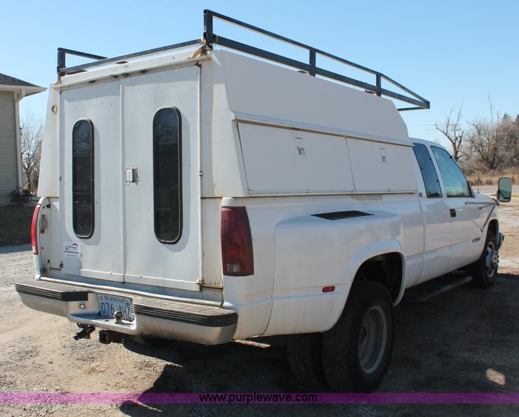 image for item E2599 1995 GMC Sierra 3500 Club Cab pickup truck
