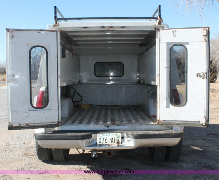 image for item E2599 1995 GMC Sierra 3500 Club Cab pickup truck