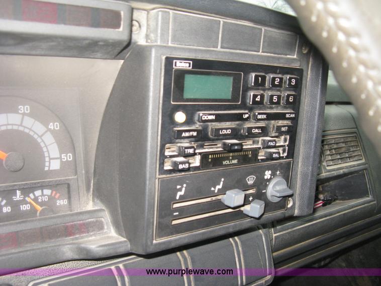 image for item E3001 1998 GMC C6500 dump/scissor lift body truck