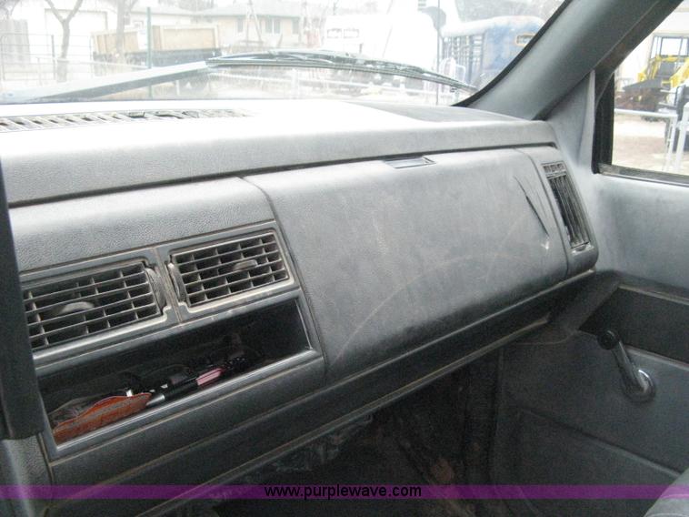 image for item E3001 1998 GMC C6500 dump/scissor lift body truck