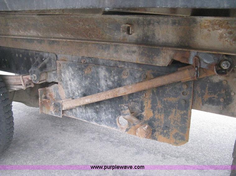 image for item E3001 1998 GMC C6500 dump/scissor lift body truck