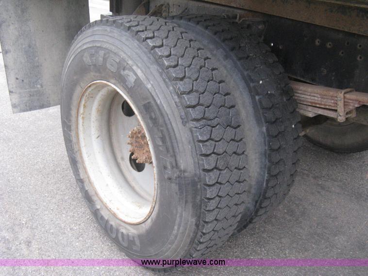 image for item E3001 1998 GMC C6500 dump/scissor lift body truck