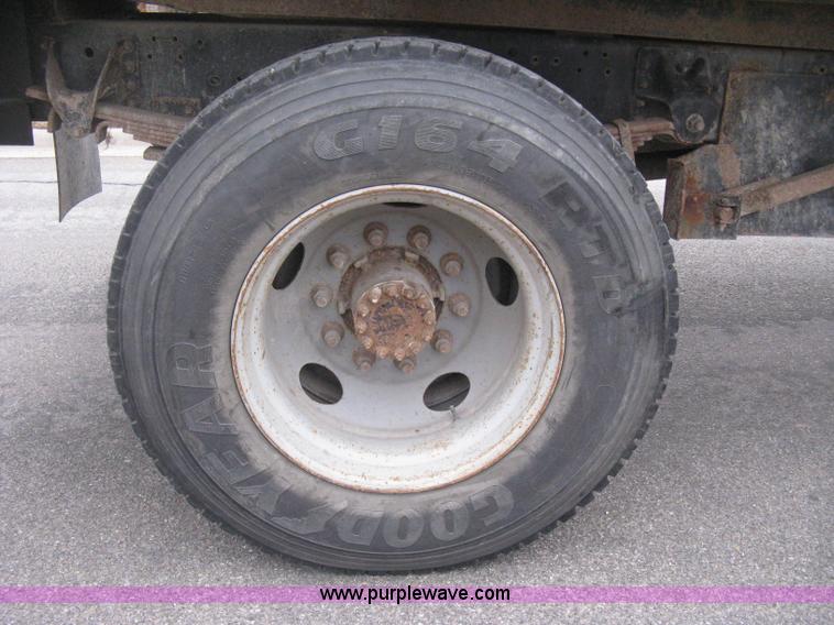 image for item E3001 1998 GMC C6500 dump/scissor lift body truck