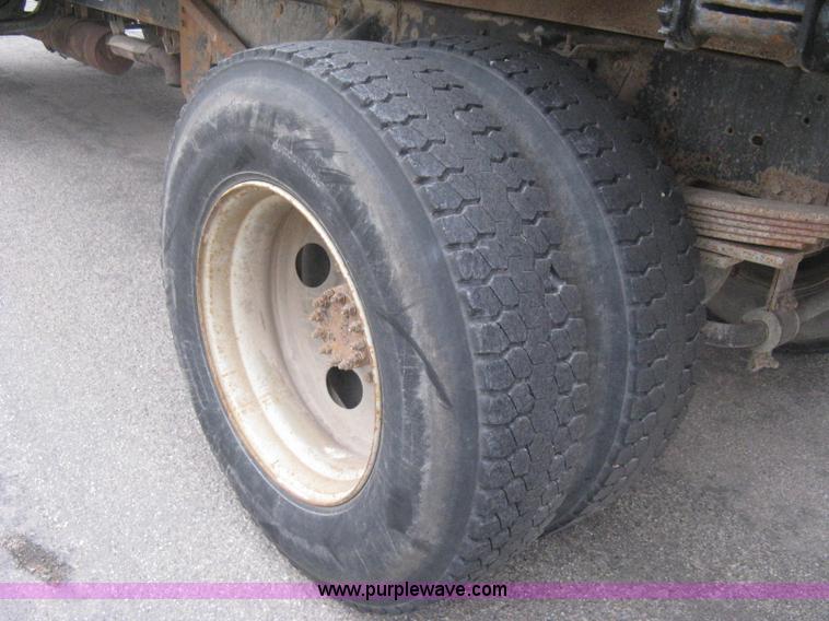 image for item E3001 1998 GMC C6500 dump/scissor lift body truck