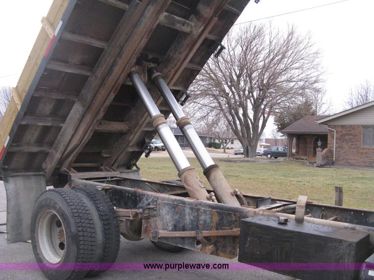image for item E3001 1998 GMC C6500 dump/scissor lift body truck