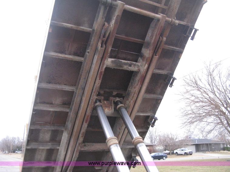 image for item E3001 1998 GMC C6500 dump/scissor lift body truck