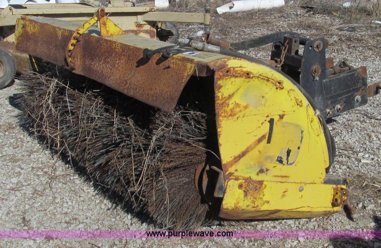 image for item E3667 John Deere 246 sweeper attachment