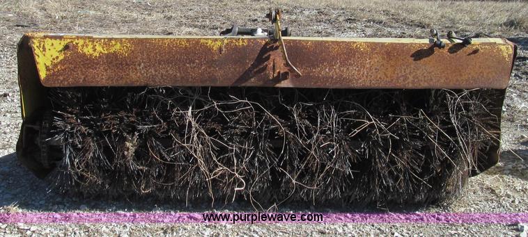 image for item E3667 John Deere 246 sweeper attachment