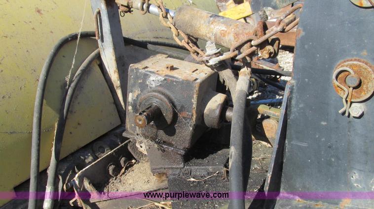 image for item E3667 John Deere 246 sweeper attachment