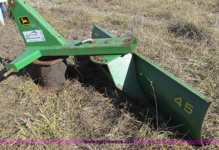 image for item E3669 John Deere 45 6' blade