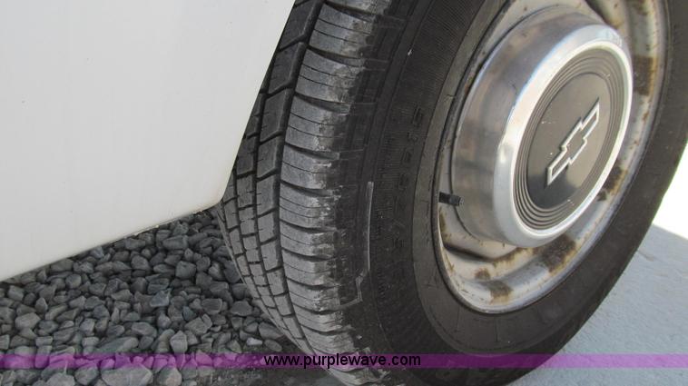 image for item E3675 1999 Chevrolet Astro cargo van