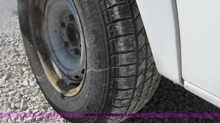 image for item E3675 1999 Chevrolet Astro cargo van