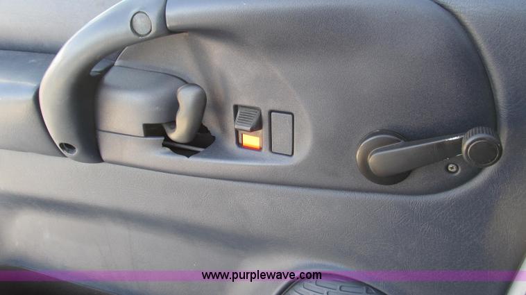 image for item E3675 1999 Chevrolet Astro cargo van