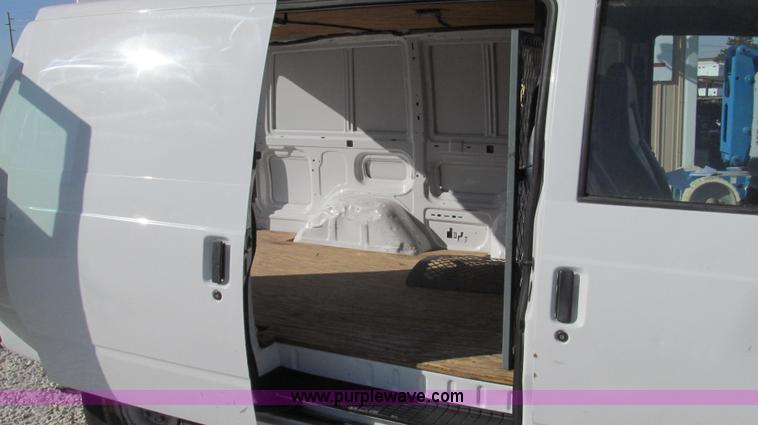 image for item E3675 1999 Chevrolet Astro cargo van