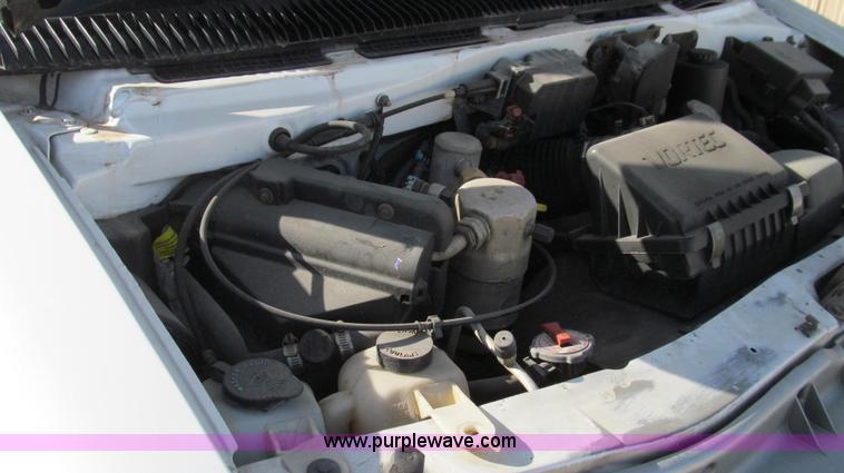 image for item E3675 1999 Chevrolet Astro cargo van