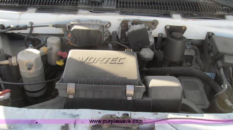 image for item E3675 1999 Chevrolet Astro cargo van