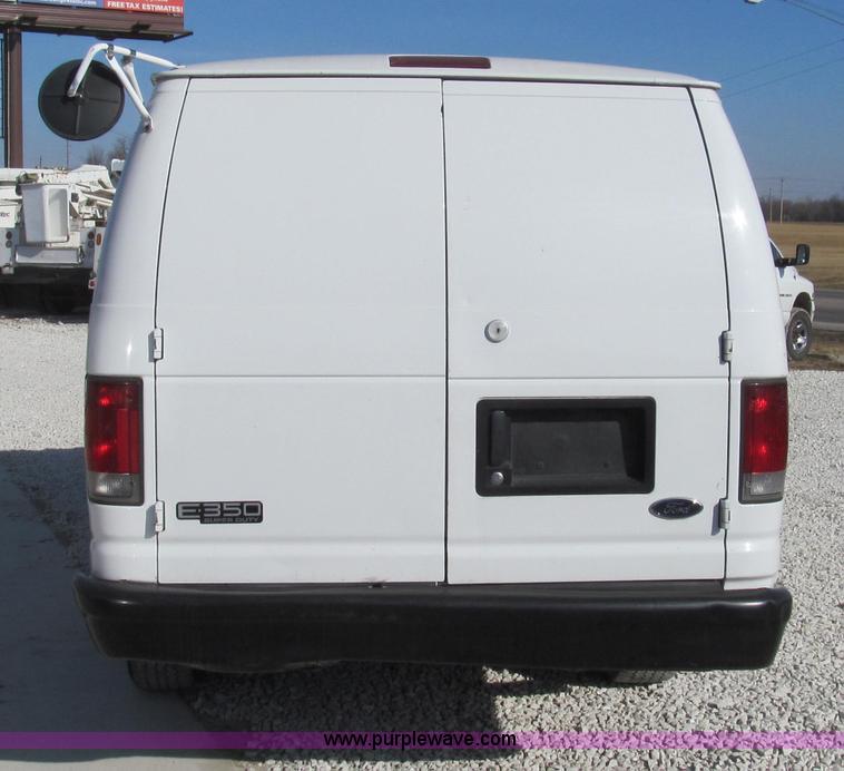 image for item E3676 2003 Ford E350 Super Duty cargo van