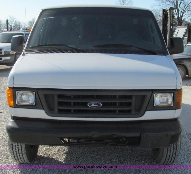 image for item E3676 2003 Ford E350 Super Duty cargo van
