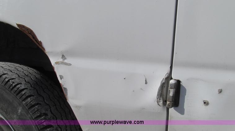 image for item E3676 2003 Ford E350 Super Duty cargo van