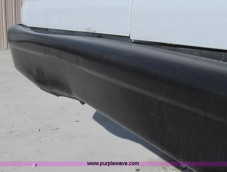 image for item E3676 2003 Ford E350 Super Duty cargo van