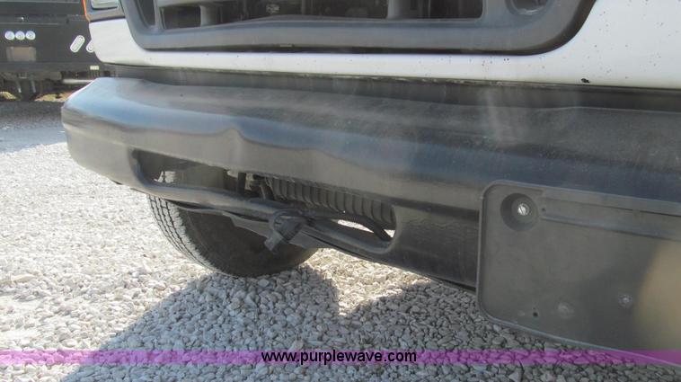 image for item E3676 2003 Ford E350 Super Duty cargo van