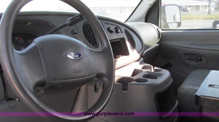 image for item E3676 2003 Ford E350 Super Duty cargo van