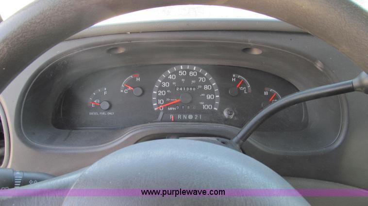 image for item E3676 2003 Ford E350 Super Duty cargo van
