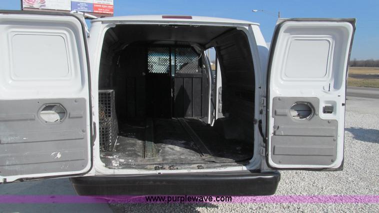 image for item E3676 2003 Ford E350 Super Duty cargo van