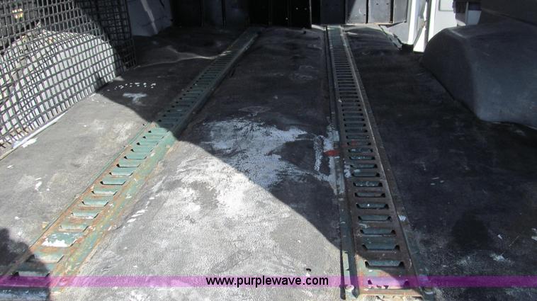 image for item E3676 2003 Ford E350 Super Duty cargo van