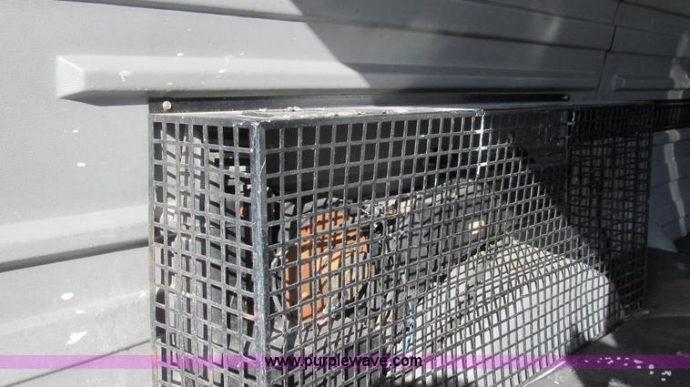 image for item E3676 2003 Ford E350 Super Duty cargo van