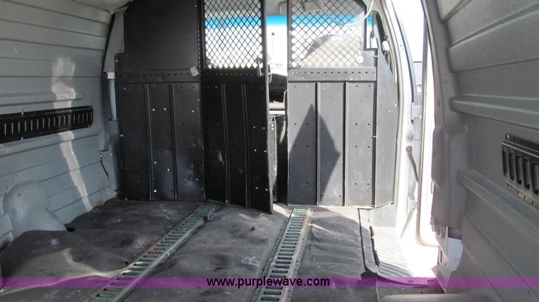 image for item E3676 2003 Ford E350 Super Duty cargo van