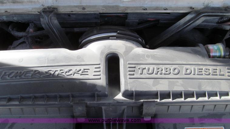 image for item E3676 2003 Ford E350 Super Duty cargo van